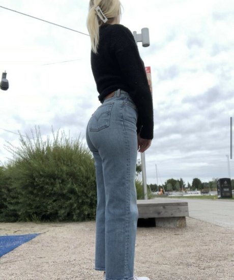 Nacktes geleaktes OnlyFans-Foto von Arielle Burstrom
