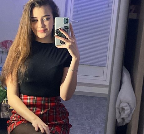 Nacktes geleaktes OnlyFans-Foto von Lelyamt