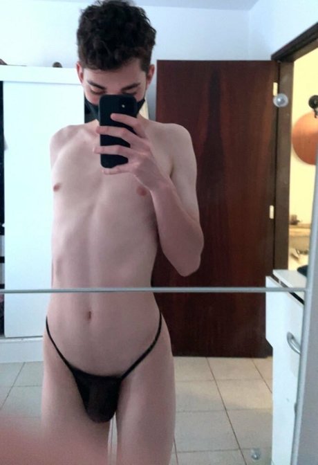 Nacktes geleaktes OnlyFans-Foto von Femboyzx 
