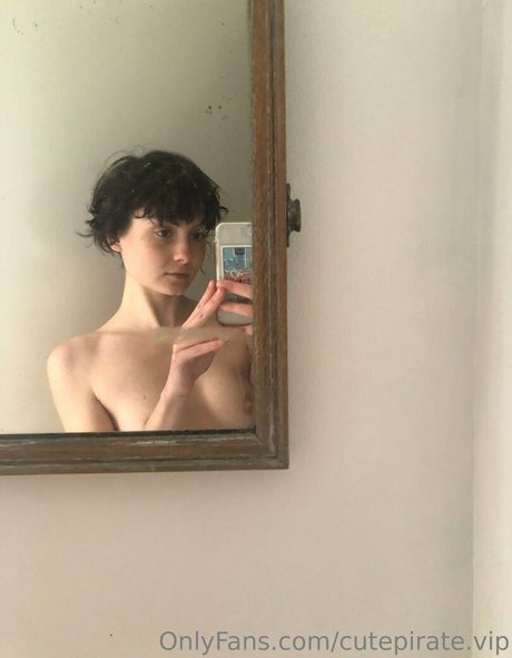Nacktes geleaktes OnlyFans-Foto von Cutepiratevip