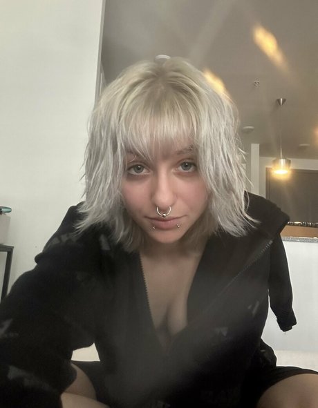 Nacktes geleaktes OnlyFans-Foto von Sinfulsheaxxx