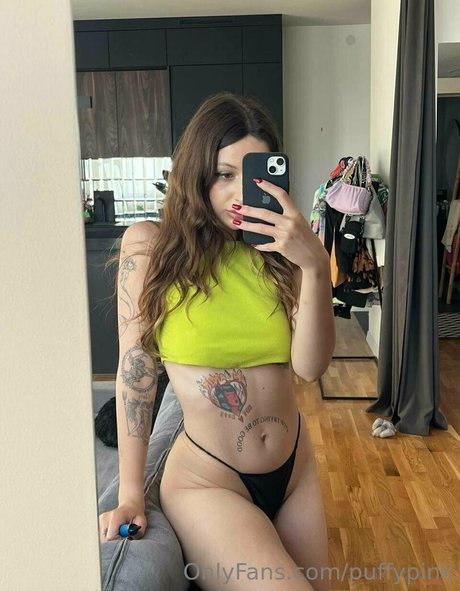 Nacktes geleaktes OnlyFans-Foto von Pollyylolly