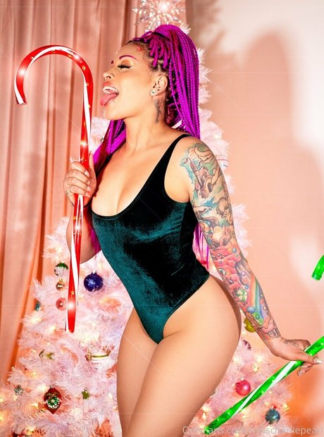 Nacktes geleaktes OnlyFans-Foto von Misscharliepearl
