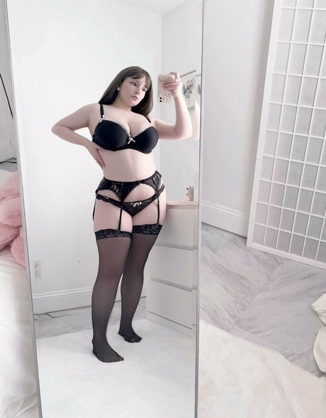 Nacktes geleaktes OnlyFans-Foto von Emixomiu