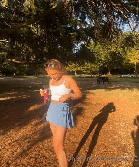 Nacktes geleaktes OnlyFans-Foto von Leorose02