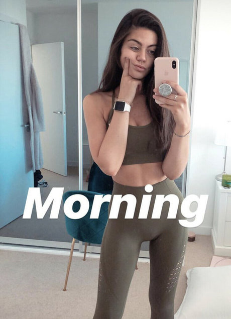Nacktes geleaktes OnlyFans-Foto von Emily Canham