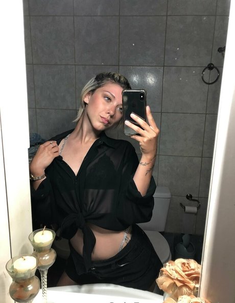 Nacktes geleaktes OnlyFans-Foto von Lolaylen