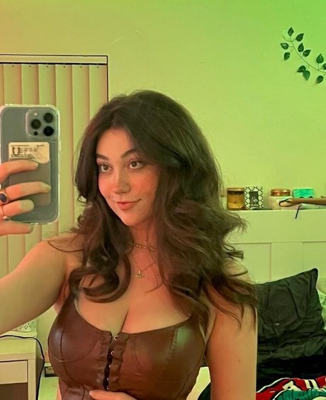 Nacktes geleaktes OnlyFans-Foto von Imsiiimone
