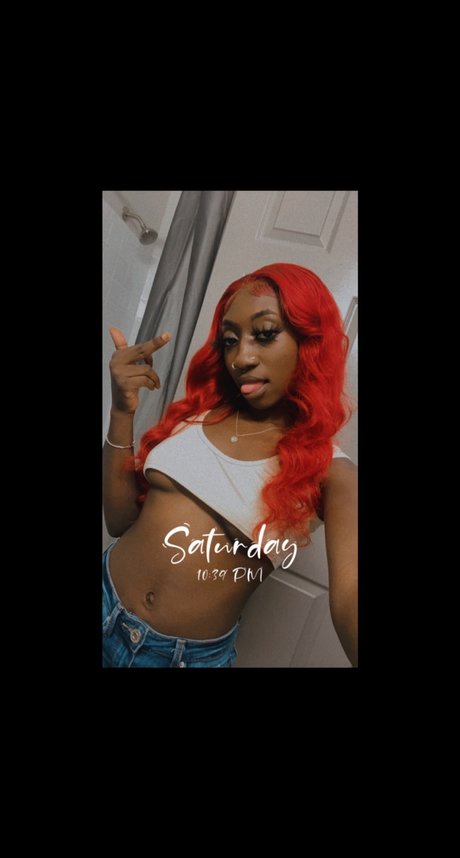 Nacktes geleaktes OnlyFans-Foto von Lil Bit