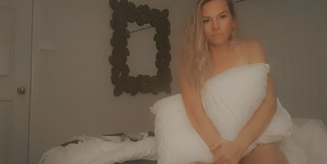 Nacktes geleaktes OnlyFans-Foto von Ittiebittietitties