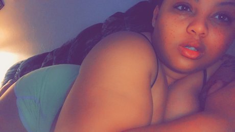 Nacktes geleaktes OnlyFans-Foto von Luci Morningstar