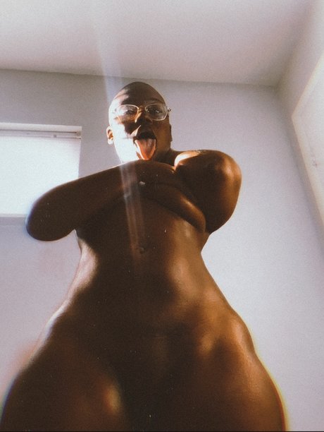 Nacktes geleaktes OnlyFans-Foto von Mahogany Brown