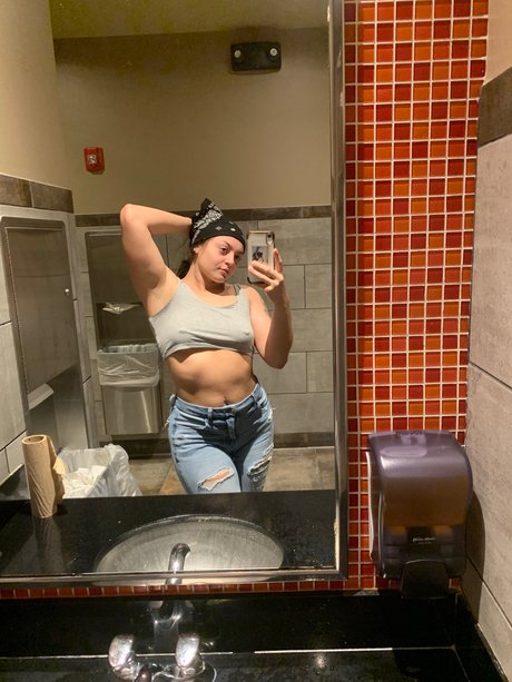 Nacktes geleaktes OnlyFans-Foto von La Demoiselle