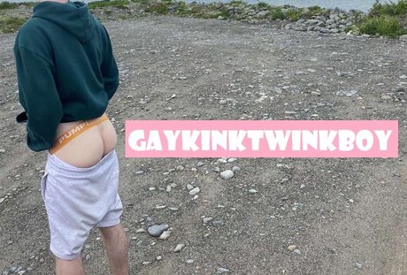 Nacktes geleaktes OnlyFans-Foto von Kinky Boy 