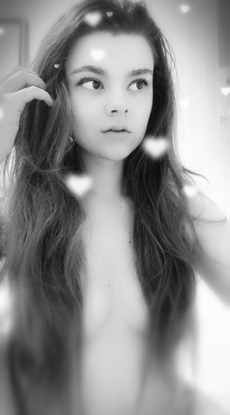 Nacktes geleaktes OnlyFans-Foto von Stacys Mom