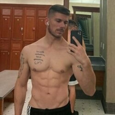 Nacktes geleaktes OnlyFans-Foto von Derek