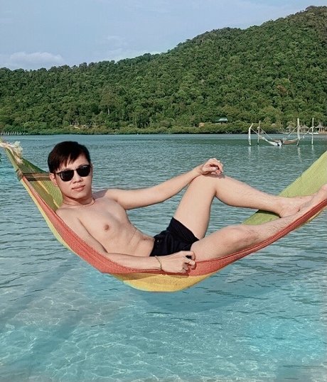 Nacktes geleaktes OnlyFans-Foto von Kyo Huynhlong 