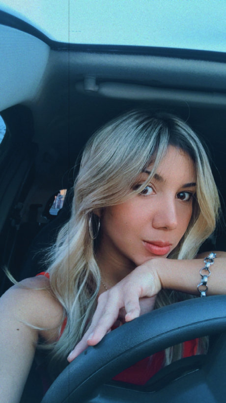 Nacktes geleaktes OnlyFans-Foto von Indeanat