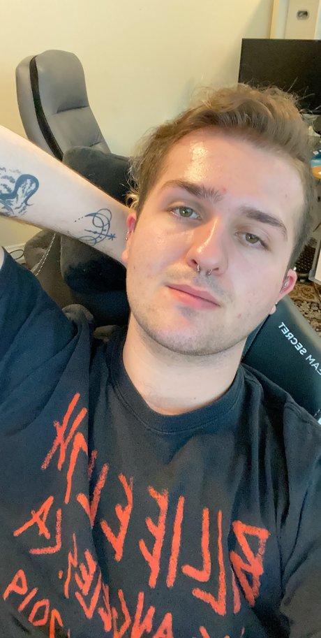 Nacktes geleaktes OnlyFans-Foto von Ben