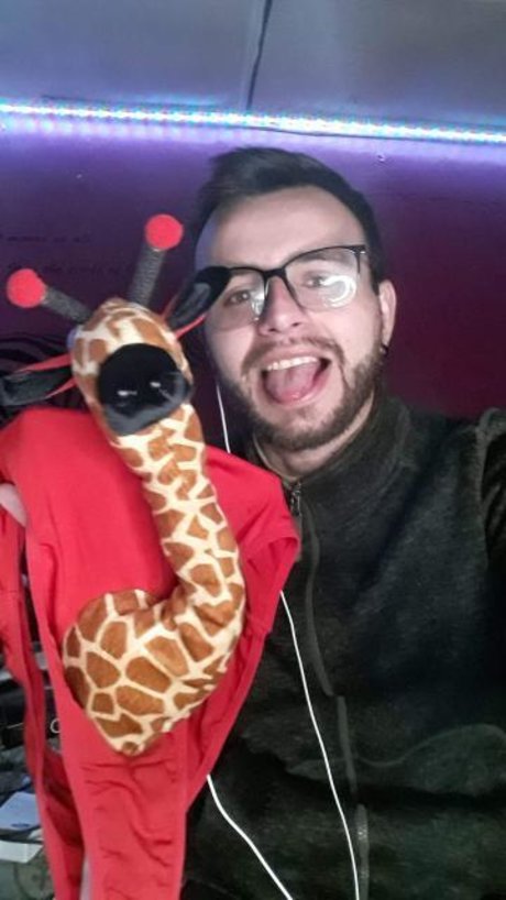 Nacktes geleaktes OnlyFans-Foto von Fox Boy