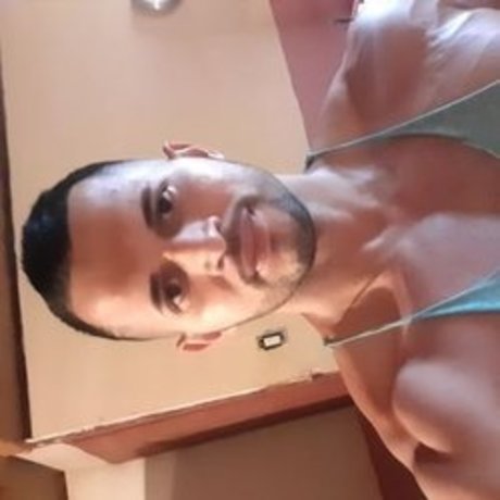 Nacktes geleaktes OnlyFans-Foto von Michael Tenorio