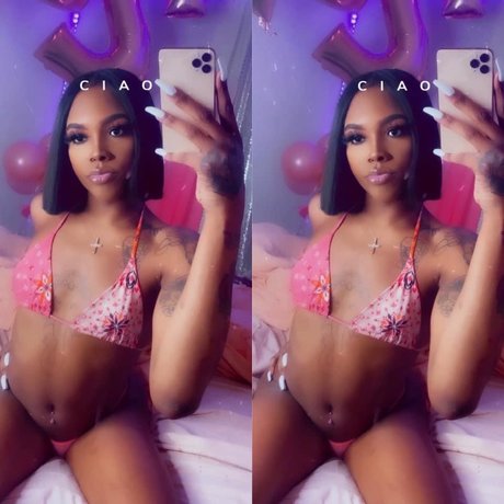 Nacktes geleaktes OnlyFans-Foto von Kenzie Baddie