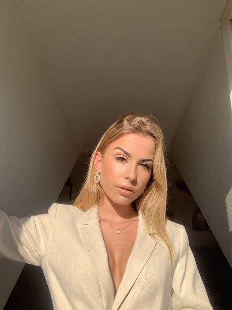Nacktes geleaktes OnlyFans-Foto von Lasheriaacademy