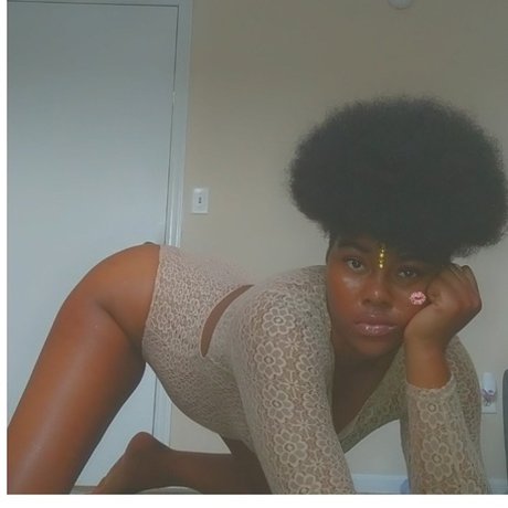 Nacktes geleaktes OnlyFans-Foto von Sexy Robot 