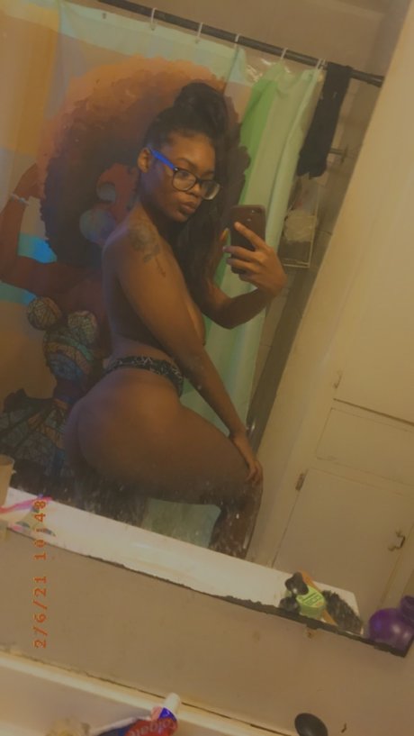 Nacktes geleaktes OnlyFans-Foto von U35662603