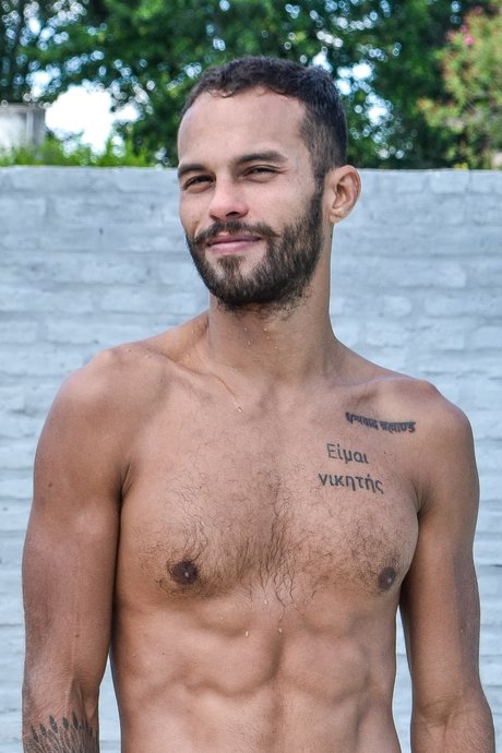 Nacktes geleaktes OnlyFans-Foto von Avrajam