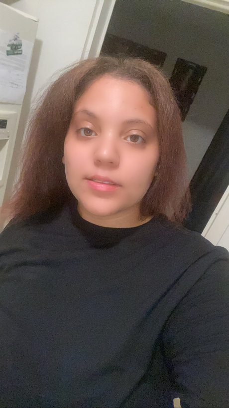 Nacktes geleaktes OnlyFans-Foto von Aicha