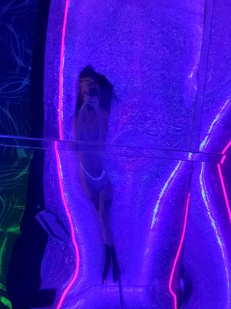 Nacktes geleaktes OnlyFans-Foto von Mixie Marie 