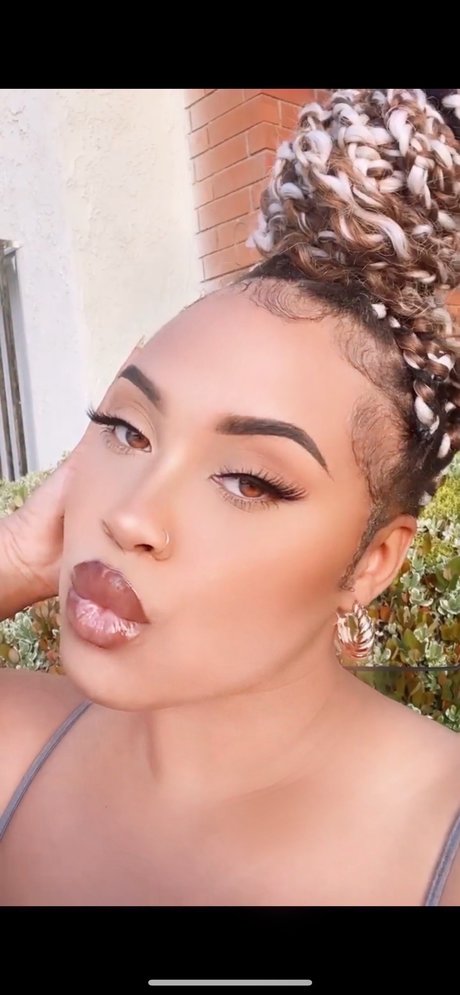 Nacktes geleaktes OnlyFans-Foto von Mont Nicole