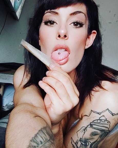 Nacktes geleaktes OnlyFans-Foto von Stoned Afrodita