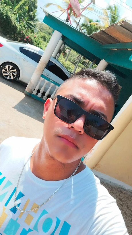 Nacktes geleaktes OnlyFans-Foto von Karlos Lewis