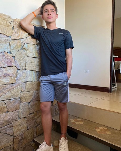 Nacktes geleaktes OnlyFans-Foto von Sebastian