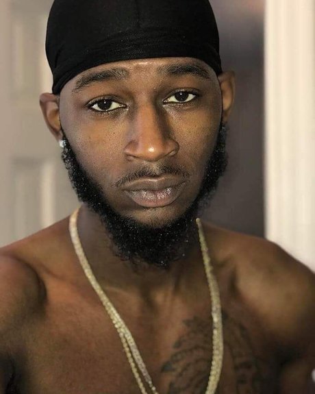 Nacktes geleaktes OnlyFans-Foto von Long Stroke King