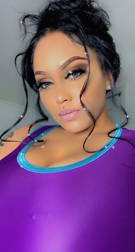 Nacktes geleaktes OnlyFans-Foto von Xxladyred04xx