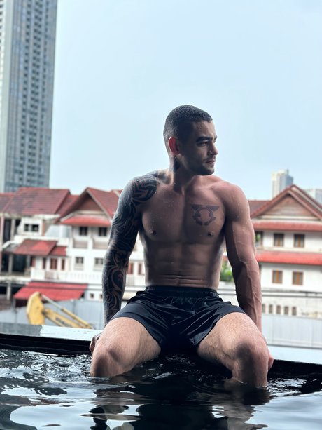 Nacktes geleaktes OnlyFans-Foto von Yuri Lion