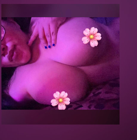 Nacktes geleaktes OnlyFans-Foto von Yaz Medina