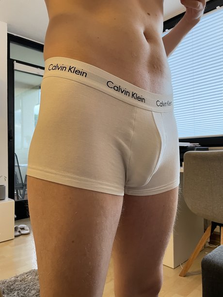 Nacktes geleaktes OnlyFans-Foto von Lian Scale 