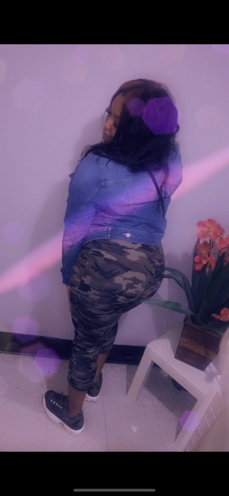 Nacktes geleaktes OnlyFans-Foto von Ree