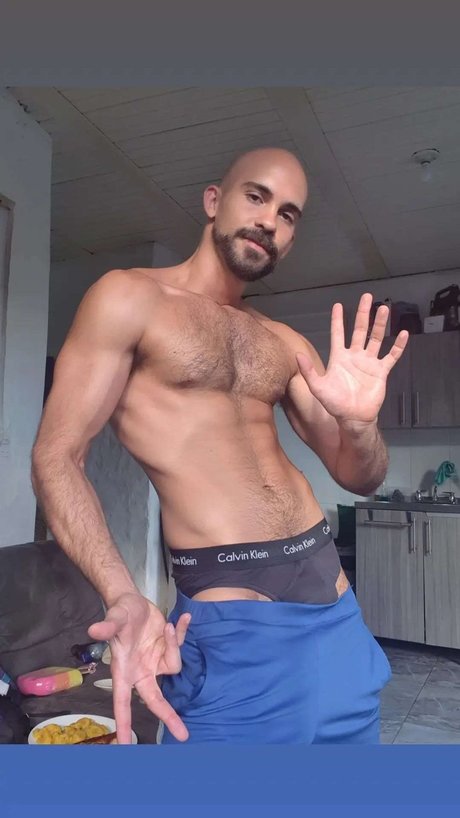 Nacktes geleaktes OnlyFans-Foto von Virtualboytv