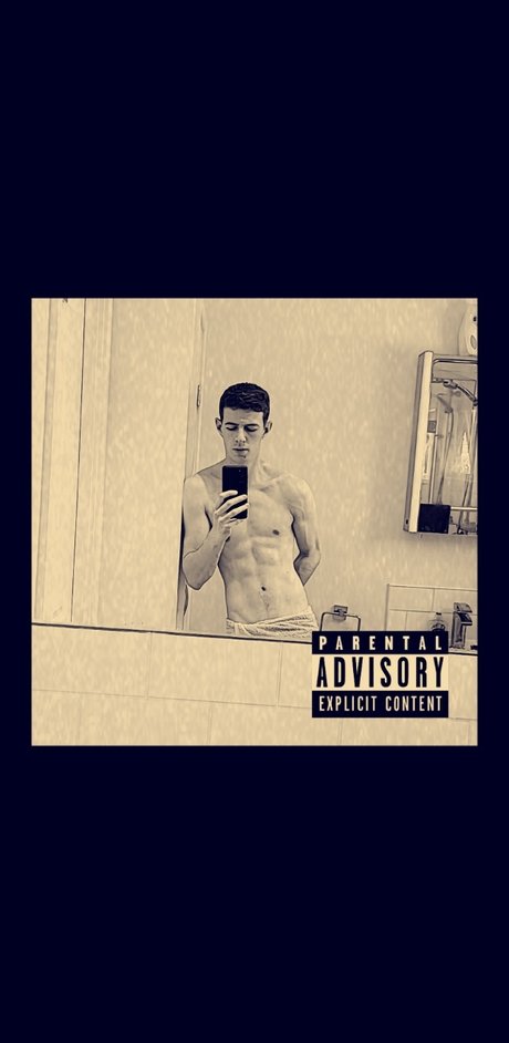 Nacktes geleaktes OnlyFans-Foto von Sebastian Clarke