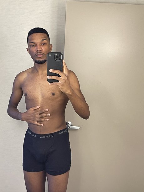 Nacktes geleaktes OnlyFans-Foto von Ron Julio