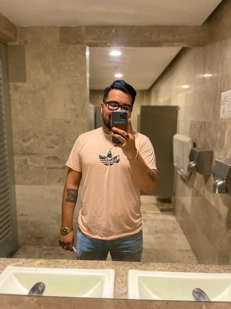 Nacktes geleaktes OnlyFans-Foto von Miguel Fernndez