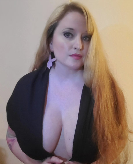 Nacktes geleaktes OnlyFans-Foto von Ladyl