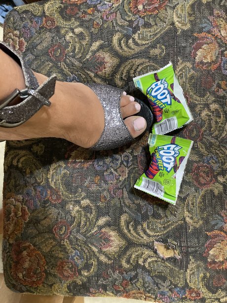 Nacktes geleaktes OnlyFans-Foto von Sweetfeet