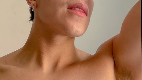 Nacktes geleaktes OnlyFans-Foto von Juanjoo