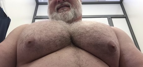 Nacktes geleaktes OnlyFans-Foto von Pecdad